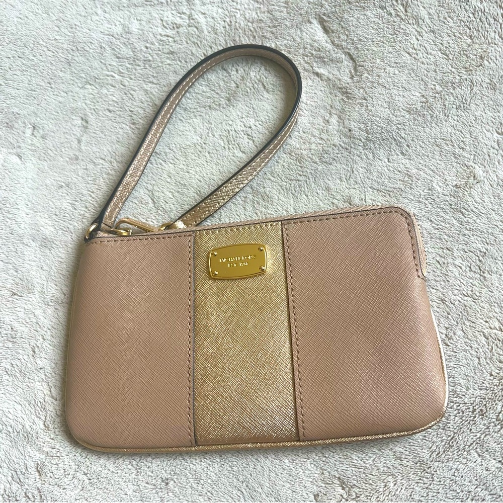 MICHAEL KORS Wristlet‎ (Excellent Condition)